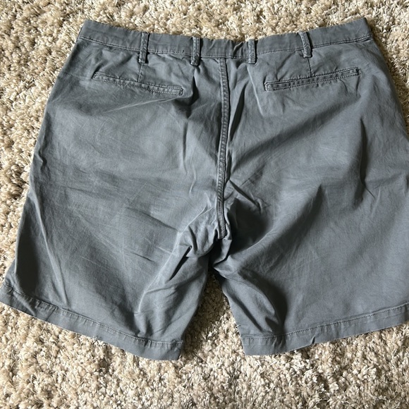 Men’s GAP shorts - Picture 2 of 5